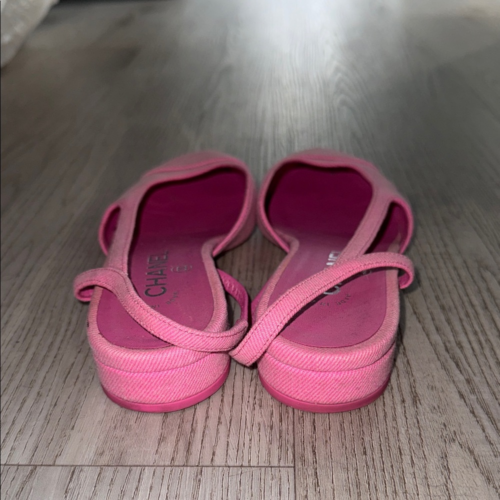 CHANEL Pink Flats for Women - Picture 4 of 6